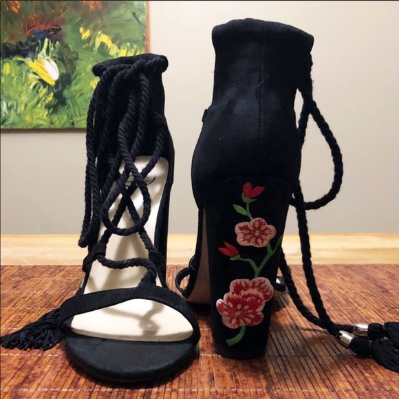 Misguided Wrap Around Tie Heels - Picture 4 of 9